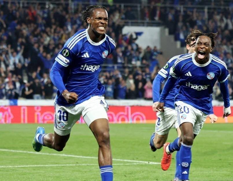 法甲踢疯了:2-1!5-4!巴黎遭遇绝杀,白堡连追四球,里昂主场溃败