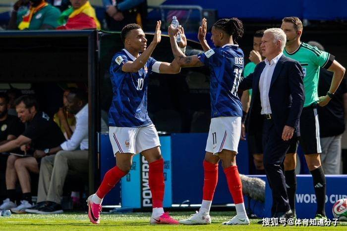 狂进3球!世界杯夺冠大热门法国男足统治力强,姆巴佩风头盖登贝莱